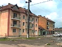 Apateu - Blocuri de locuinte - Virtual Arad County  (c)1999