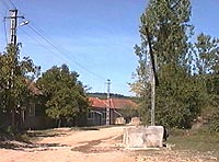 Bochia - La fantana din mijlocul satului - Virtual Arad County (c)2002