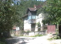 Brusturi - Casa cu balcon - Virtual Arad County (c)2001