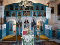 Camna - Iconostasul bisericii ortodoxe