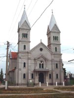 Comlaus - Biserica catolica - Virtual Arad County (c)2002
