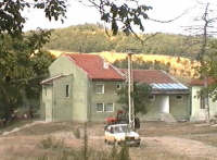 Labasint - Locuintele muncitorilor de la ferma - Virtual Arad County (c)2001