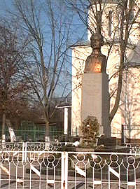 Lunca Teuz - Monumentul Vasile Goldis - Virtual Arad County (c)2001