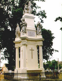 Santana - Statuia catolica din parc - Virtual Arad County (c)1999