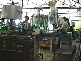 Statia de imbuteliere a apei minerale Apemin Lipova - (c) Virtual Arad News, 1998