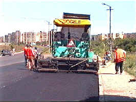 Lucrari de asfaltare in Arad - (c) Virtual Arad News, 1998