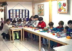 Gradinita de copii hipoacuzici din Micalaca - (c) Virtual Arad News, 1998