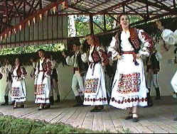 Festivalul cantecului, jocului si portului popular din Tara Zarandului la Moneasa - (c) Virtual Arad News, 1998