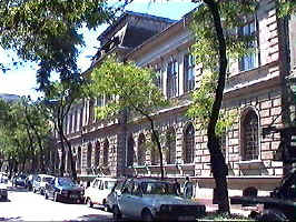 Universitatea "Aurel Vlaicu" din Arad - (c) Virtual Arad News, 1998