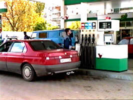 Benzina,tot mai scumpa - Virtual Arad News (c)1999