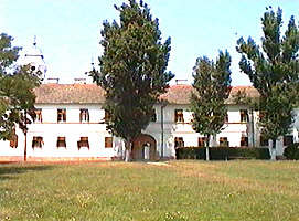Bezdin - Manastirea  rtodoxa sarba - Virtual Arad News (c)1999