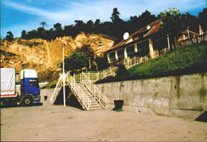 Un nou motel la intrarea in Valea Cladovei - Virtual Arad News (c)1999