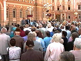 De ziua lor, pensionarii isi cer drepturile - Virtual Arad News (c)1999