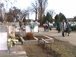 De Ziua Mortilor aradenii se roaga pentru cei disparuti - Virtual Arad News (c)1999