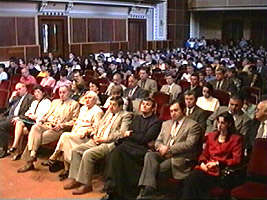 Invitati, parinti si studenti la deschiderea anului universitar - Virtual Arad News (c)1999