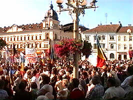 Miting de protest impotriva amplasarii Statuii - Virtual Arad News (c)1999 