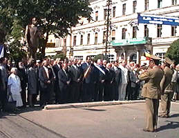 A fost dezvelita statuia lui Vasile Goldis la Arad - Virtual Arad News (c)2000