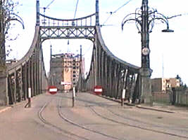 Circulatia este intrerupta pe Podul Traian - Virtual Arad News (c)2000
