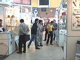 O multime de aradeni au vizitat Targul "Confort- Instal" - Virtual Arad News (c)2000