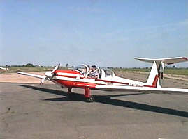Pe Aeroportul Arad aterizeaza tot mai multe avioane particulare - Virtual Arad News (c)2000