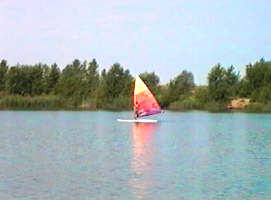 Si in lacul de la Ghioroc scafandrii isi vor desfasura activitatea - Virtual Arad News (c)2000