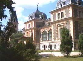 Castelul de la Macea este revendicat de proprietari