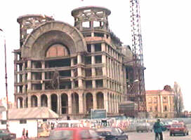 Catedrala Ortodoxa se apropie de cota finala - Virtual Arad News (c)2001