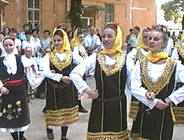 Folclorul sarbesc a incantat publicul - Virtual Arad News (c)2001
