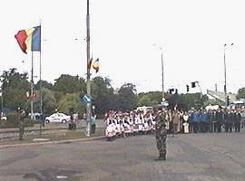 In Piata Drapelului a fost omagiat tricolorul... - Virtual Arad News (c)2001