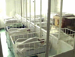 La Spitalul Matern, un mare numar de nou nascuti...