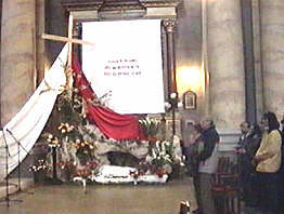 "Mormantul Domnului" la romano catolici - Virtual Arad News (c)2001