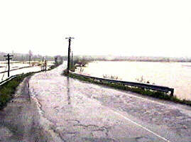 Portiuni din drumul Moneasa-Sebis a fost inundat
