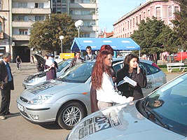 Caravana Ford a prezentat noile modele aradenilor - Virtual Arad News (c)2002