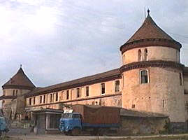 Cetatea Ineu a fost preluata de Primarie - Virtual Arad News (c)2002