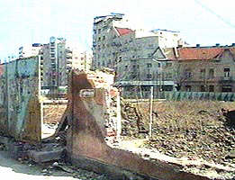 Constructia abandonata din Piata Spitalului strica aspectul urban