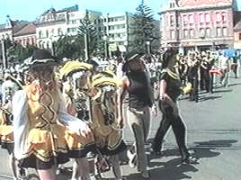 De ziua lor, copii au defilat in costume de carnaval