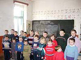 Elevii scolii primare din Magulicea - Virtual Arad News (c)2002