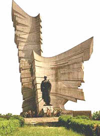 La Monumentul de la Paulis au fost comemorati eroii... - Virtual Arad News (c)2002