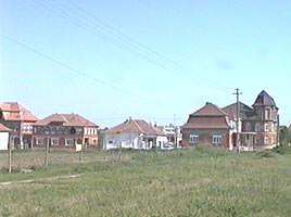 Parcul ar cadra cu vilele din comuna - Virtual Arad News (c)2002