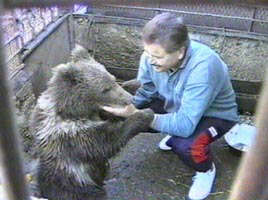 Ursii sunt ingrijiti cu placere de familia Cilan