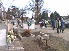 Ziua Mortilor - prilej de aducere aminte a celor disparuti - Virtual Arad News (c)2002
