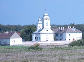 Manastirea Bezdin loc de refugiu pentru vechii ortodocsi - Virtual Arad News (c)2003