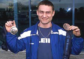 Adrian Jigau s-a intors de la Kiev cu trei medalii