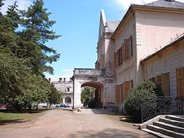 Castelul Mocioni din Bulci a devenit sanatoriu TBC - Virtual Arad News (c)2004