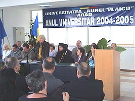 Deschiderea anului universitar 2004-2005 la UAV - Virtual Arad News (c)2004