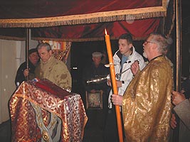Dupa inconjurare la Biserica Sarbeasca in 2004 - Virtual Arad News (c)2004