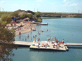 La Ghioroc se poate face plaje si baie in conditii excelente - Virtual Arad News (c)2004