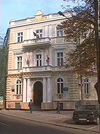 La Tribunalul Arad salile de judecata vor fi dotate cu casetofoane - Virtual Arad News (c)2004