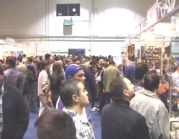Participare masiva de vizitatori la Targul erotic - Virtual Arad News (c)2004