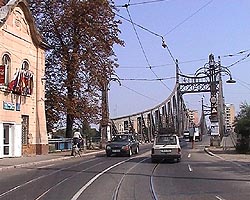 Podul Traian este inchis traficului greu - Virtual Arad News (c)2004